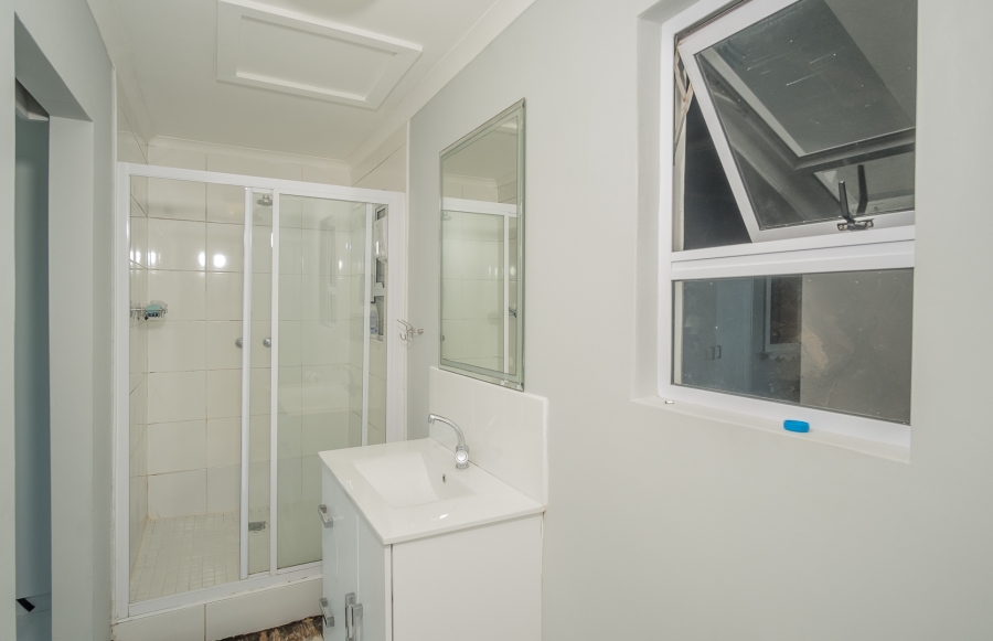 7 Bedroom Property for Sale in Cairnside Western Cape